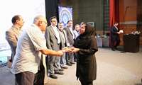 تجلیل از دکتر حفصه فنائی به‌عنوان استاد برتر
